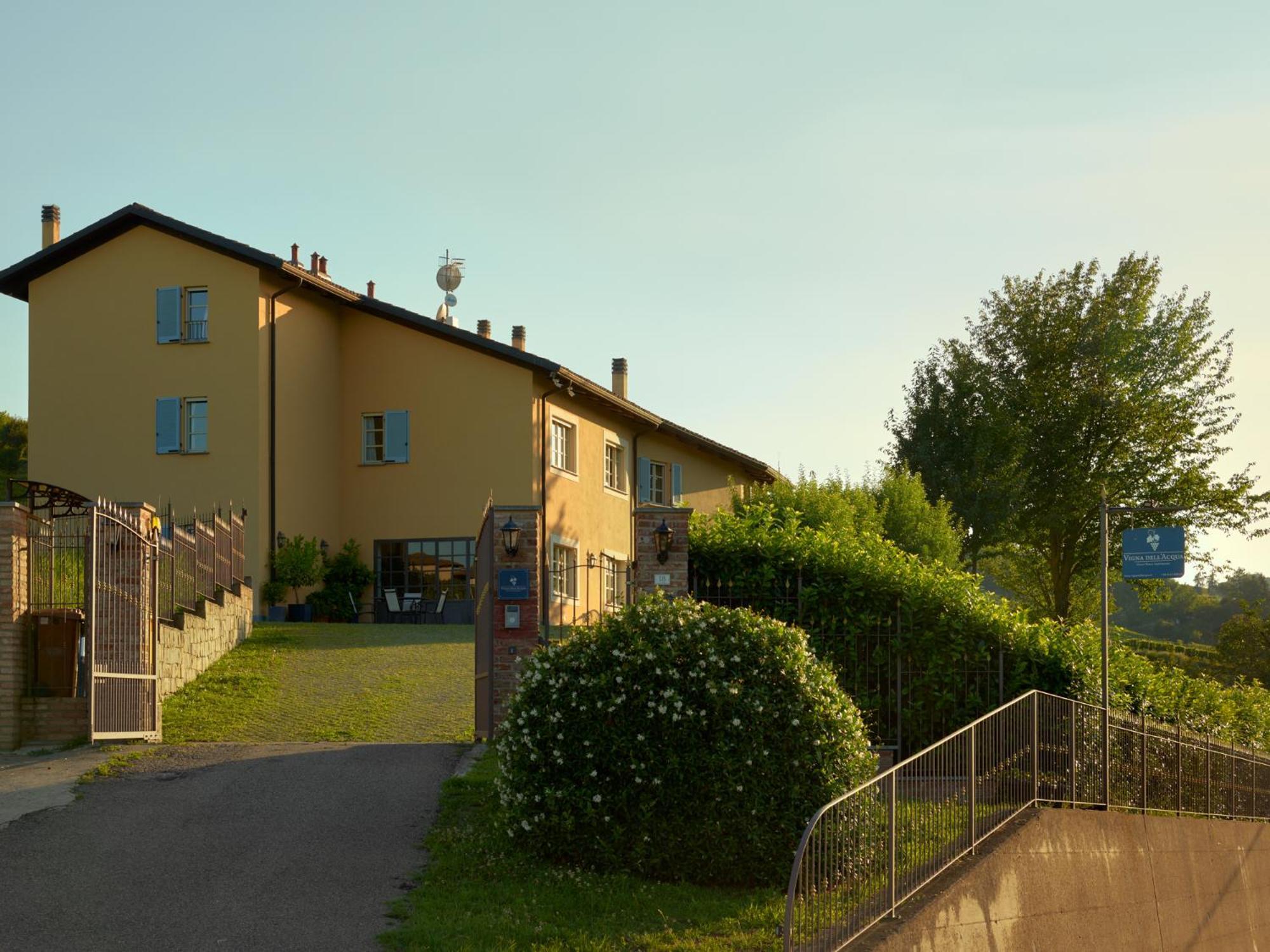 Vigna Dell'Acqua Villa Santo Stefano Belbo Buitenkant foto