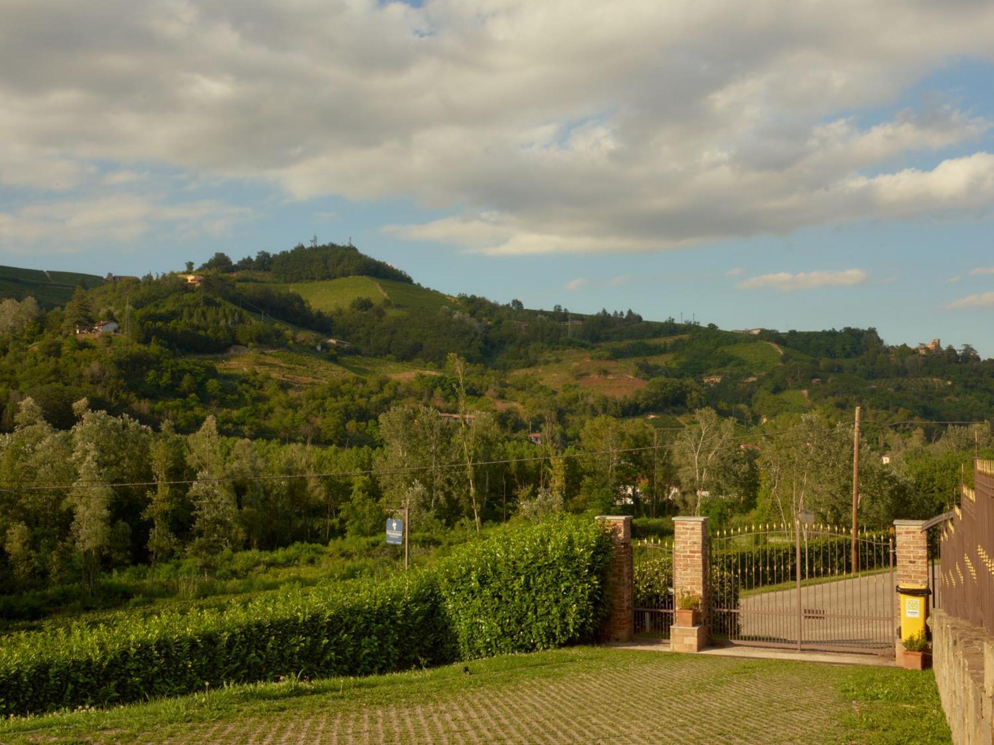 Vigna Dell'Acqua Villa Santo Stefano Belbo Buitenkant foto